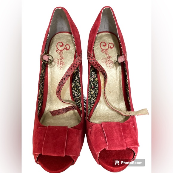 Seychelles red suede heels w/ open toe. New in box. See details. - Picture 2 of 7